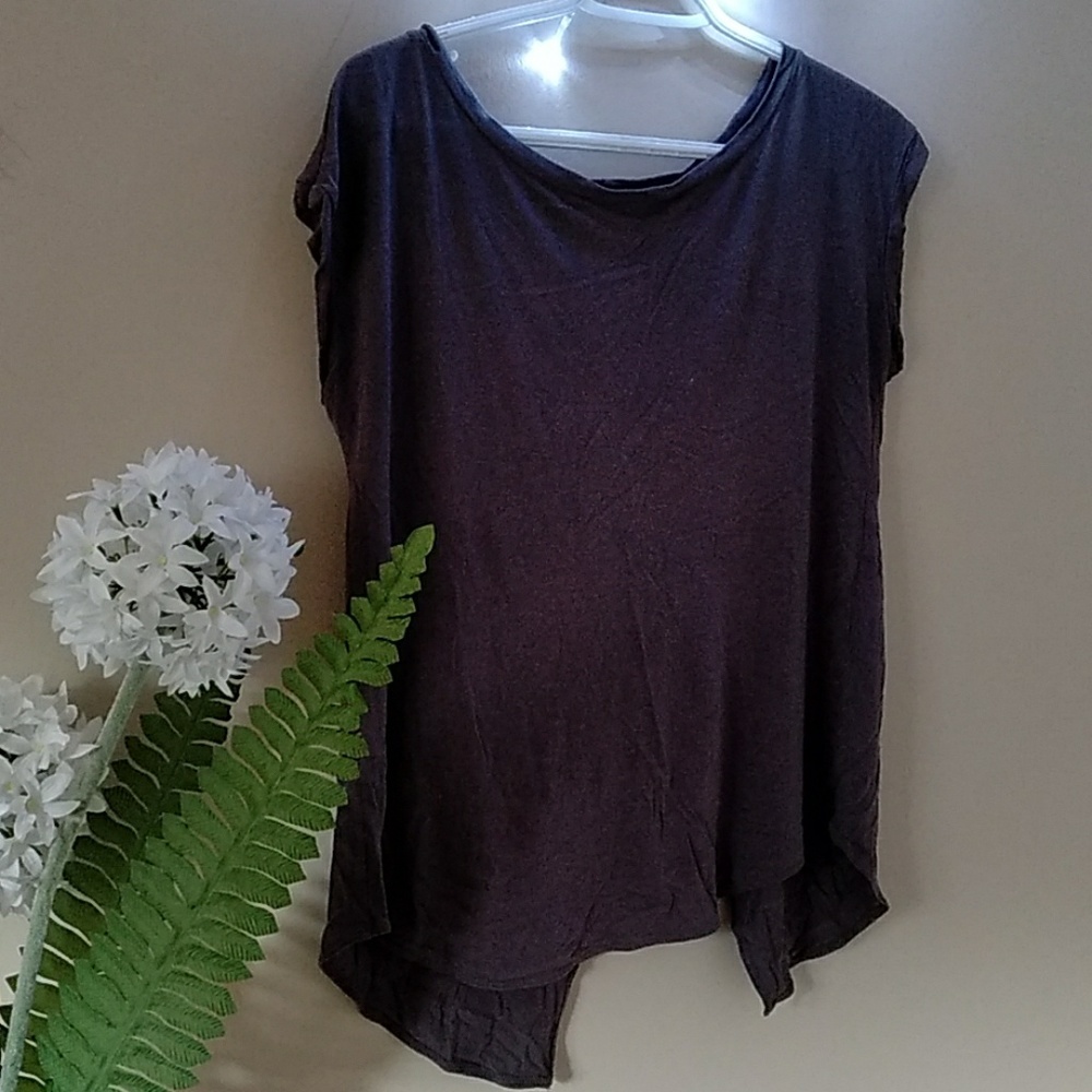 Artiza spilt back tee